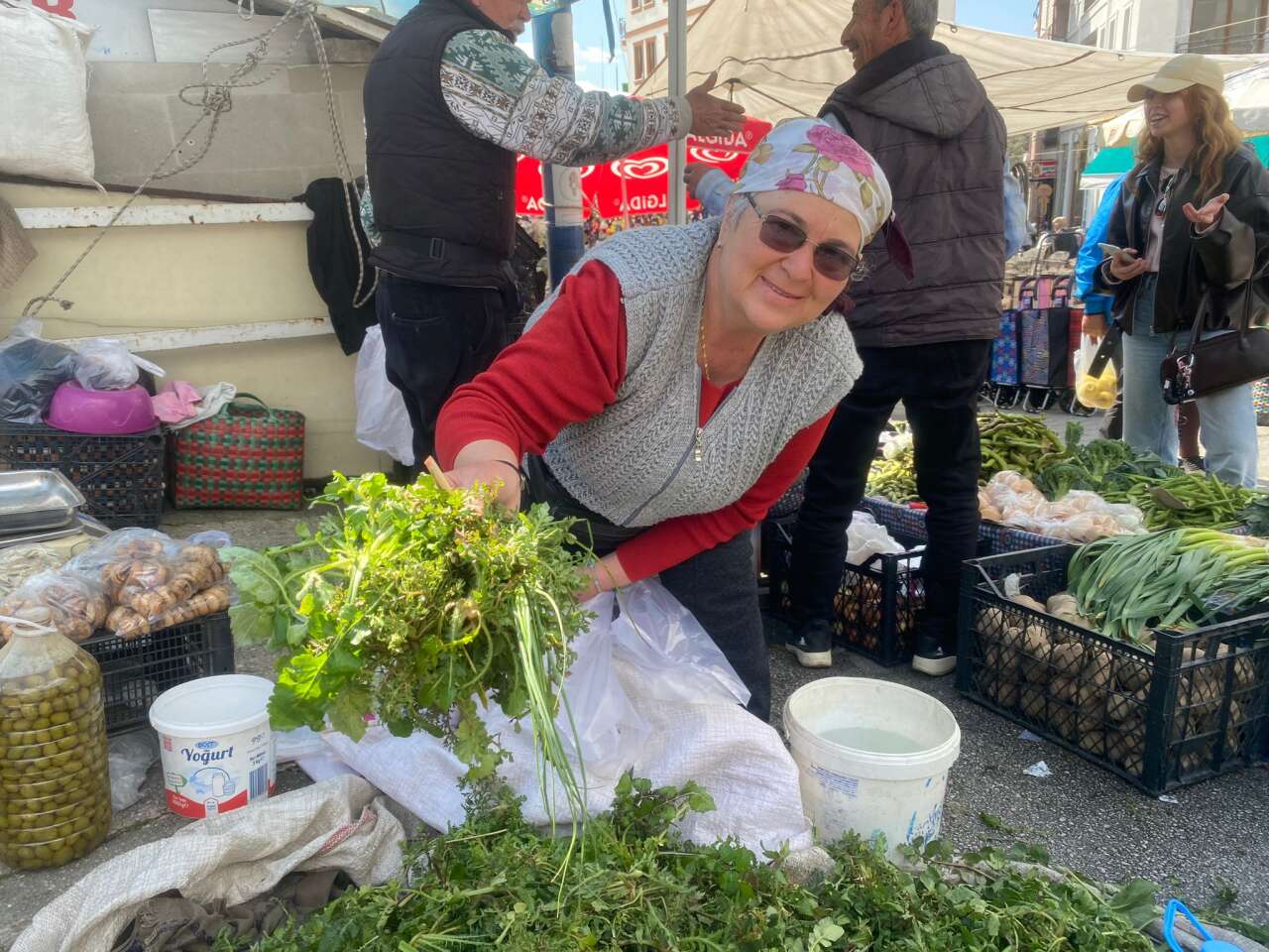 Muğla Pazarlarında “Şifa Tezgâhı”: Baharın Otları Yoğun İlgi Görüyor 5